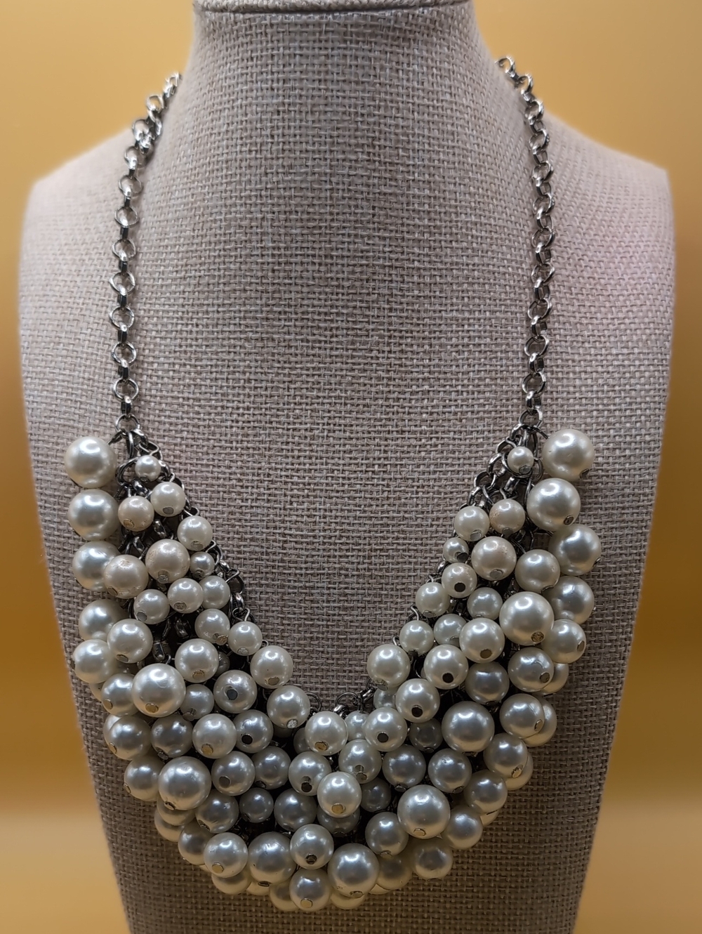 Elegant Pearl Cluster Statement Necklace - Silver Tone & Faux Pearls